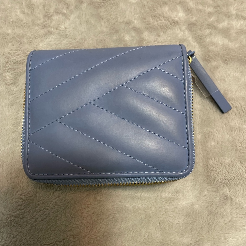 Tory Burch bi fold wallet - Picture 2 of 16